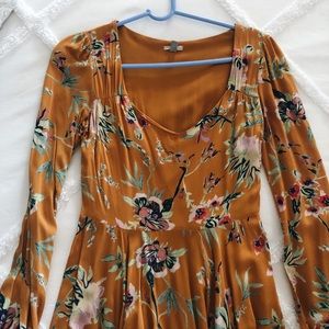 URBAN OUTFITTERS | FLORAL MUSTARD MINI DRESS